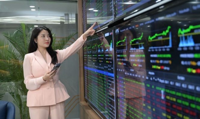 VN-Index hồi phục