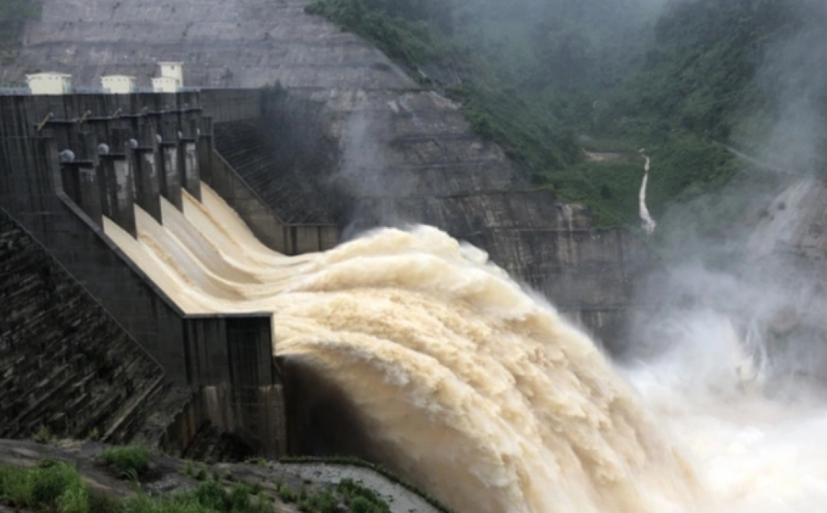 khối ngoại bán ròng